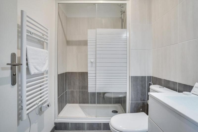 808 Chic Suite - Superb Apartment Баньоле Екстериор снимка